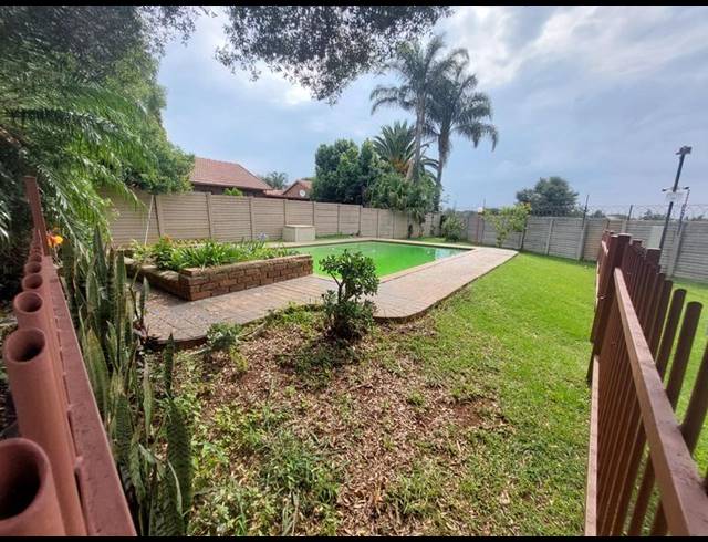 2 BEDROOM TOWNHOUSE FOR SALE IN HIGHVELD